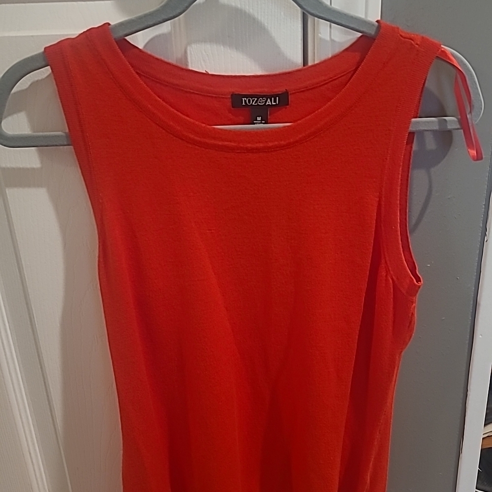 Roz & Ali Women's Red Sleeveless Top